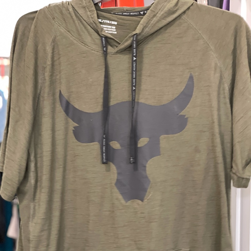 Under Armour Project Rock short sleeved hoodie